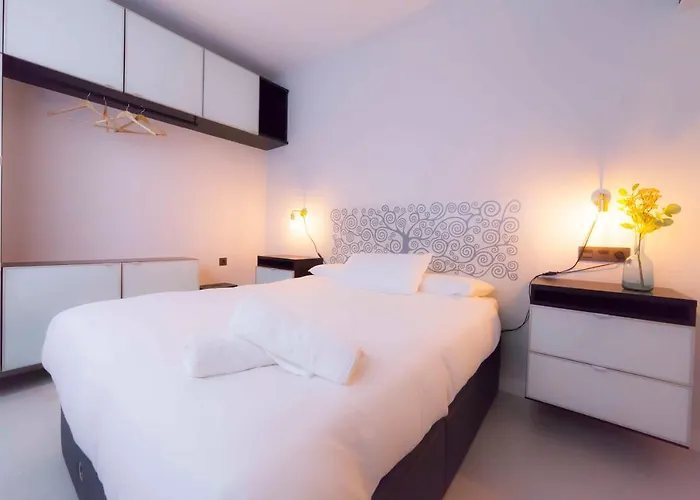Modern Apartment In City Centre